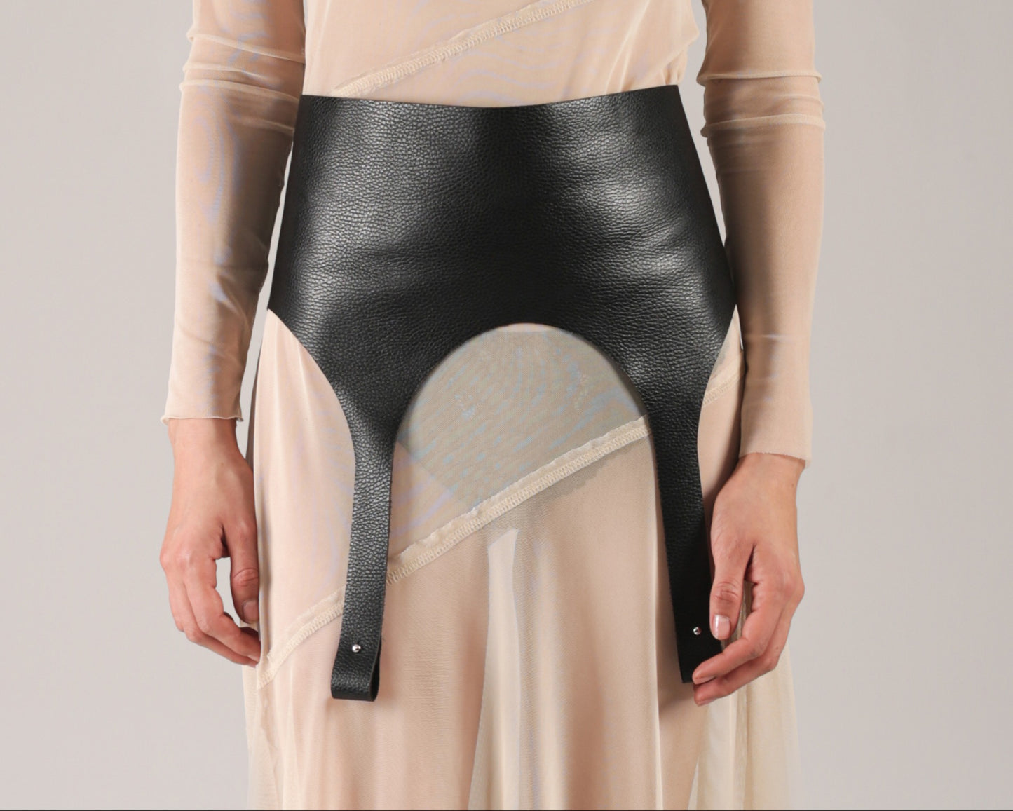EGON LEATHER GARTER